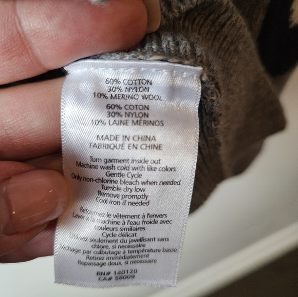 *2 For $30* Stella & Dot Grey Leopard sweater. Size XL - Picture 5 of 5